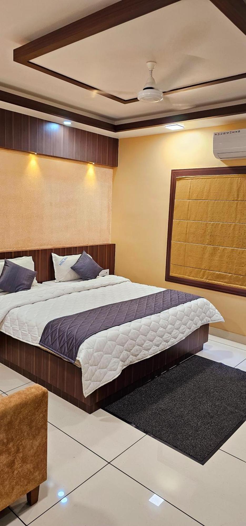 Hotel Royal Wings Elūr Екстериор снимка