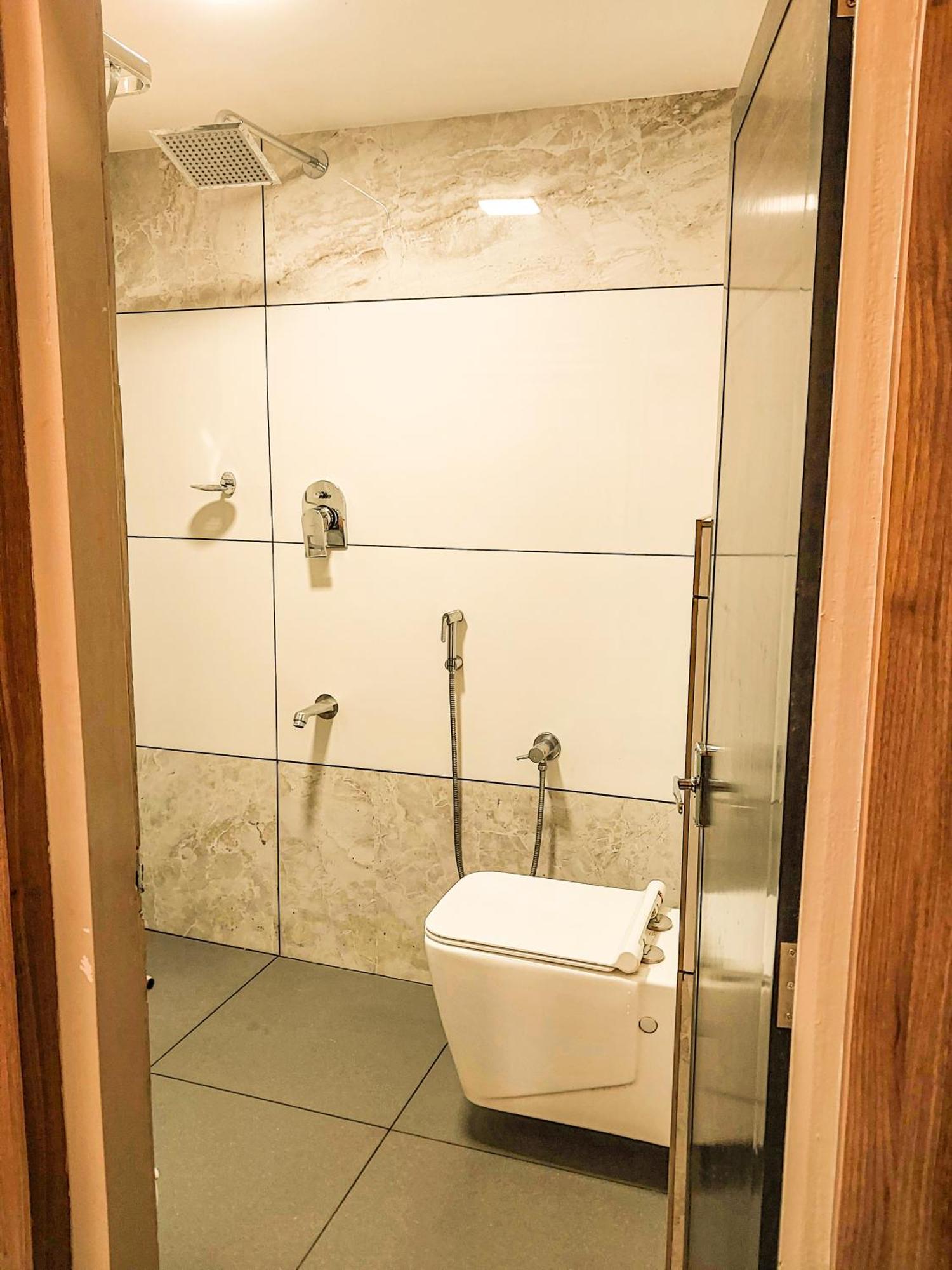 Hotel Royal Wings Elūr Екстериор снимка