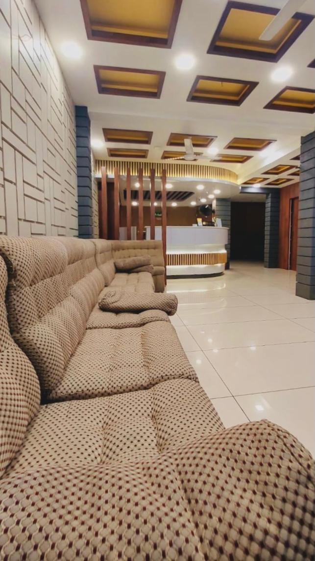 Hotel Royal Wings Elūr Екстериор снимка