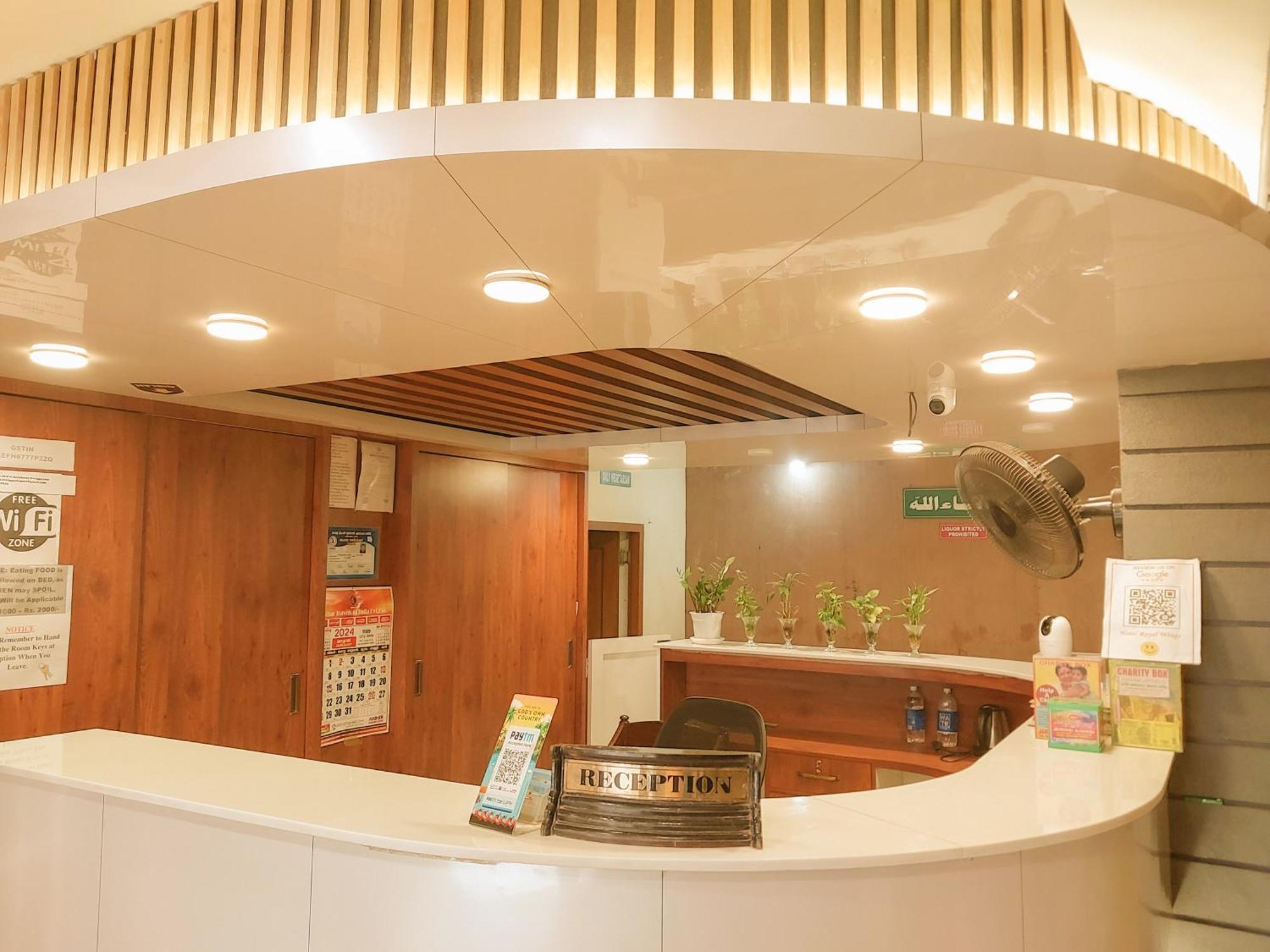 Hotel Royal Wings Elūr Екстериор снимка
